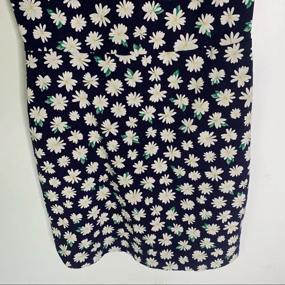 Old Navy Daisy Print Dress - Picture 7 of 9